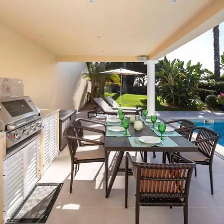 Ferrarias Sleeps 6 With Pool Air Con And Wifi Villa *