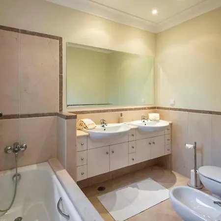 Villa Ferrarias Sleeps 6 With Pool Air Con And Wifi Ferrarias (Loule)